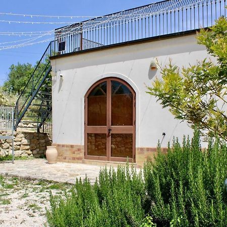 Roba Albanisi Hotel Aragona Exterior photo